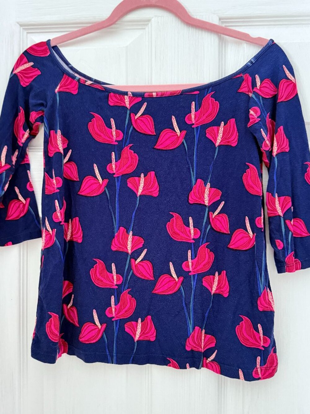 Fighting Eel Ava Sky navy anthurium top sz XS